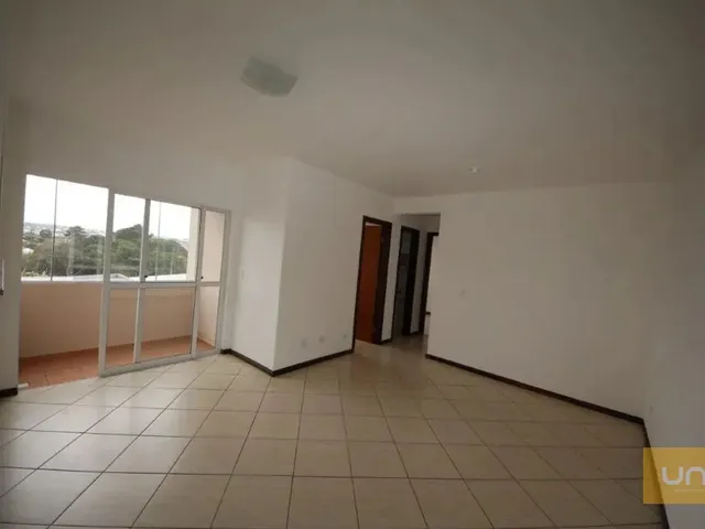 Apartamento 3 quartos e 1 banheiro, para alugar, no bairro Uberaba em Curitiba
