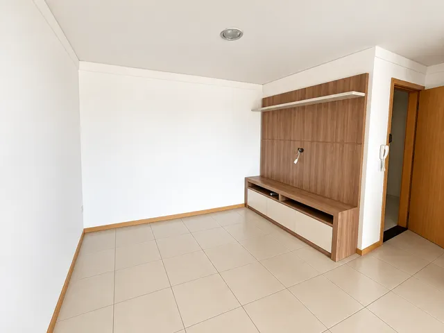 Apartamento 2 quartos e 2 banheiros, para alugar, no bairro Jardim Higienopolis em Londrina