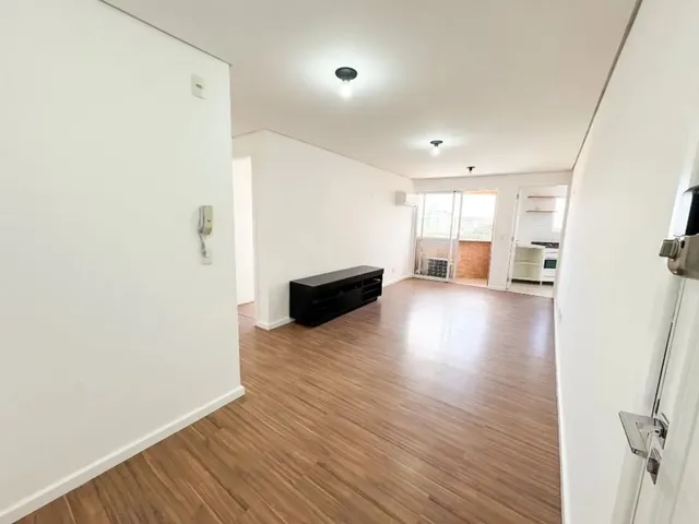 Apartamento 2 quartos e 2 banheiros, para alugar, no bairro Alto da Glória em Curitiba