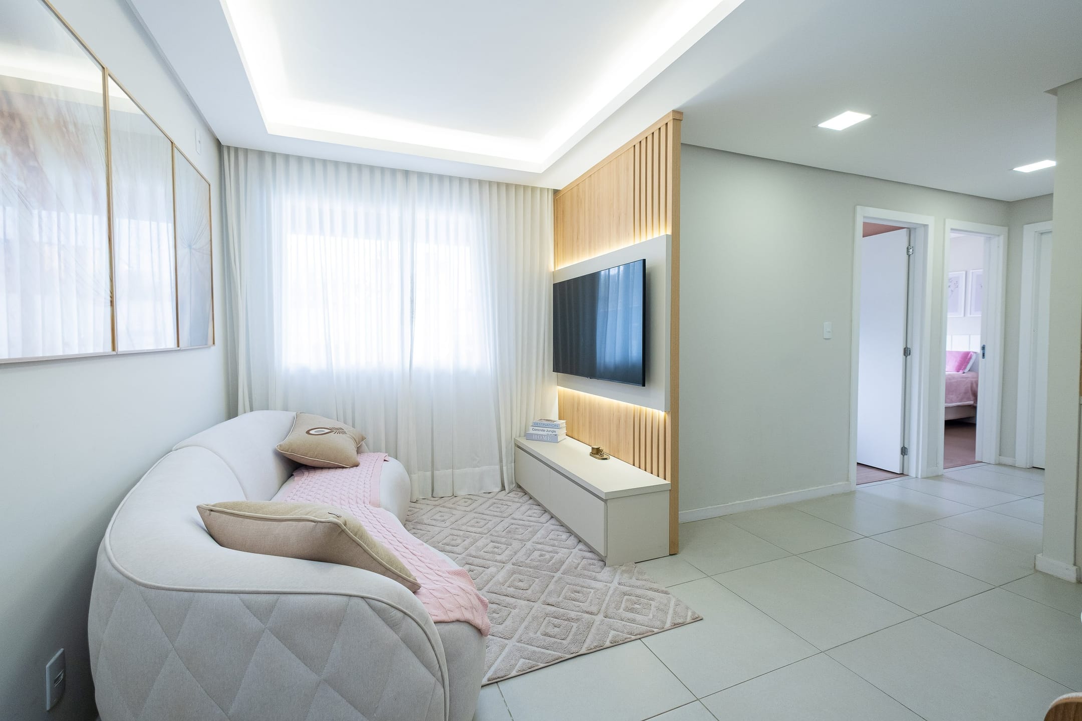 Apartamento no Centro de Pelotas com 59 m², 2 quartos, vaga e lazer completo: piscina, salão de festas, quadra e mais. Conforto e praticidade!