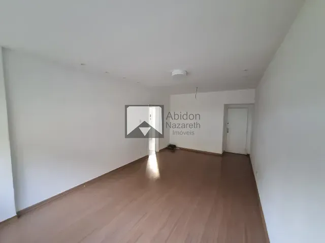 Apartamento com 120m² 3 quartos e 1 banheiro, à venda ou para alugar, no bairro Icaraí em Niterói