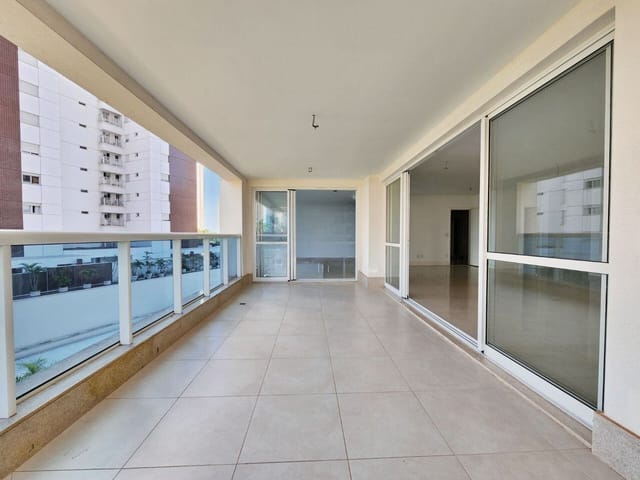 Apartamento com 332m² 3 quartos e 5 banheiros, à venda, no bairro Gleba Palhano em Londrina