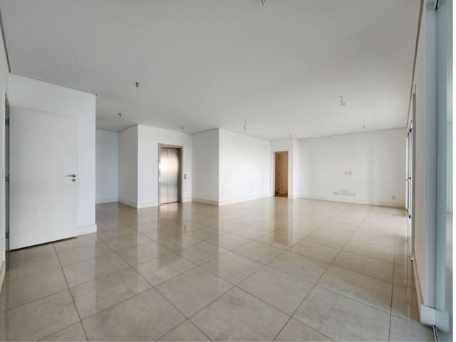 Apartamento com 332m² 3 quartos e 5 banheiros, à venda, no bairro Gleba Palhano em Londrina