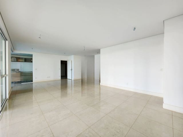 Apartamento com 332m² 3 quartos e 5 banheiros, à venda, no bairro Gleba Palhano em Londrina