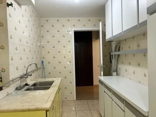 Apartamento 2 quartos e 2 banheiros, à venda, no bairro Bigorrilho em Curitiba