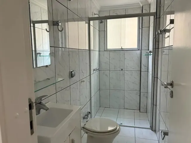 Apartamento 2 quartos e 2 banheiros, para alugar, no bairro Bigorrilho em Curitiba