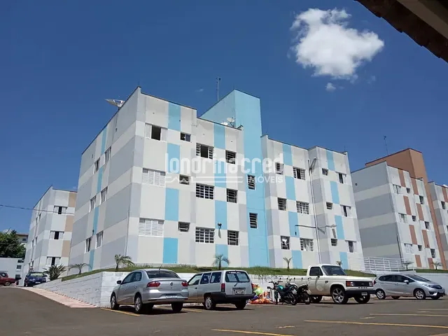 Apartamento 2 quartos e 1 banheiro, à venda, no bairro Jardim Strass em Londrina