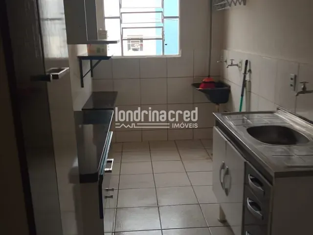 Apartamento 2 quartos e 1 banheiro, à venda, no bairro Jardim Strass em Londrina