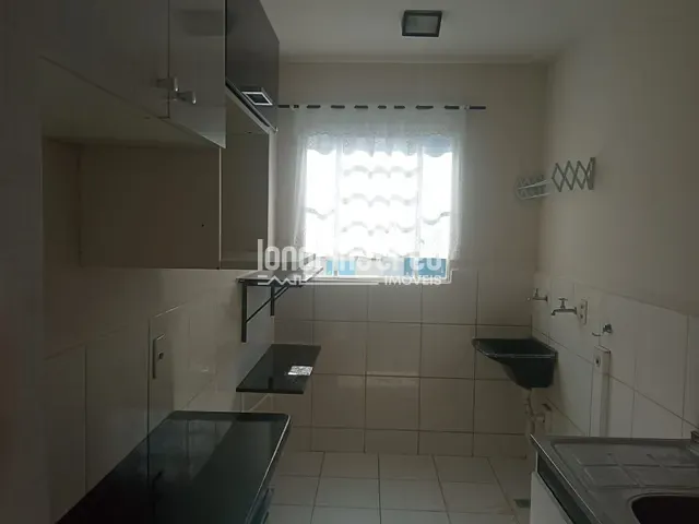 Apartamento 2 quartos e 1 banheiro, à venda, no bairro Jardim Strass em Londrina