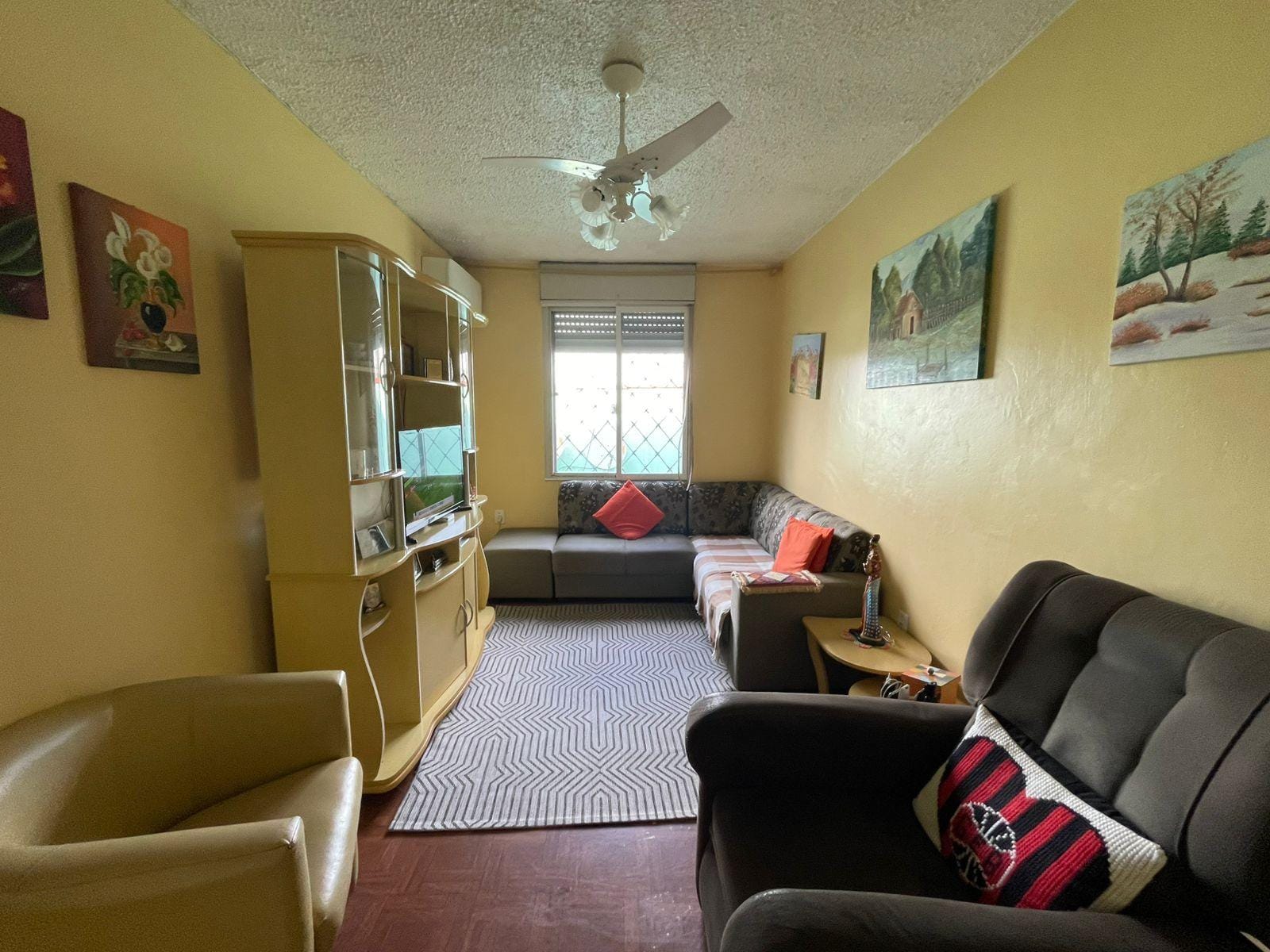 Apartamento à venda no Areal com 3 dormitórios, 2 banheiros, vaga coberta e ambientes funcionais! Condomínio com ótima estrutura!