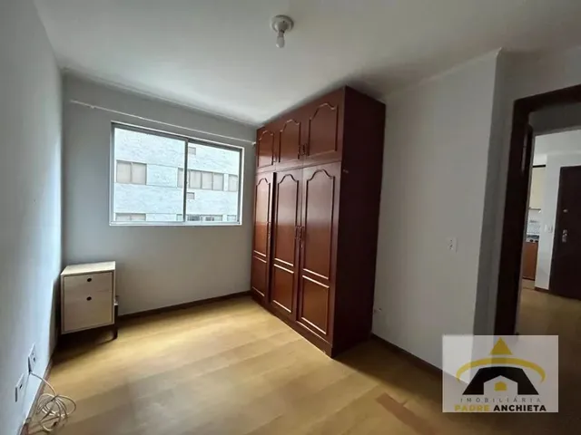 Apartamento 1 quarto e 1 banheiro, para alugar, no bairro Centro em Curitiba