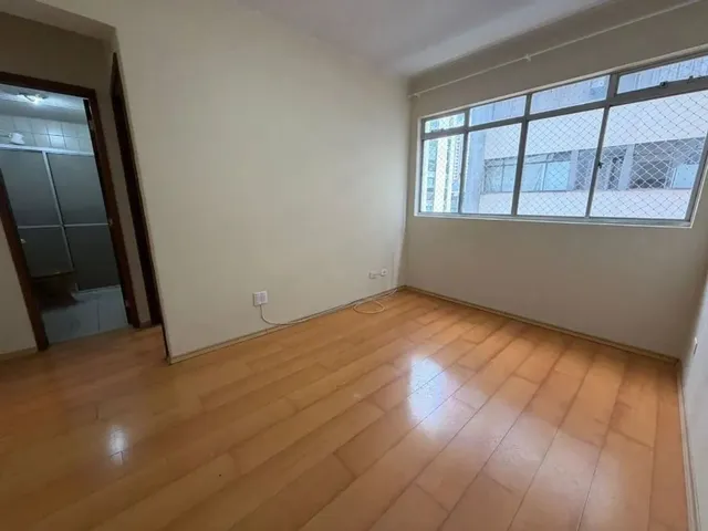 Apartamento 1 quarto e 1 banheiro, para alugar, no bairro Centro em Curitiba