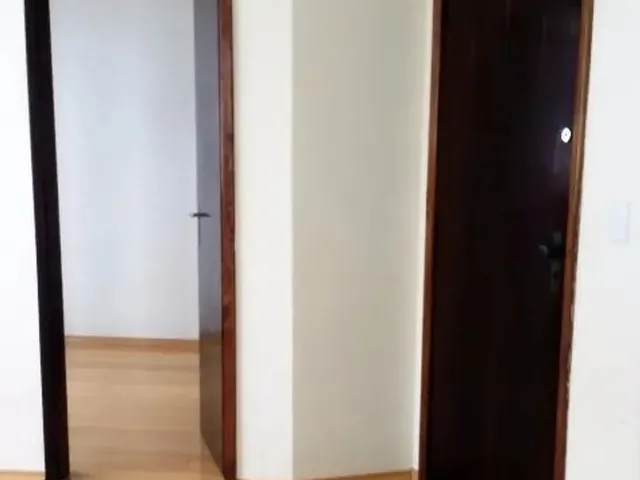 Apartamento 1 quarto e 1 banheiro, para alugar, no bairro Centro em Curitiba
