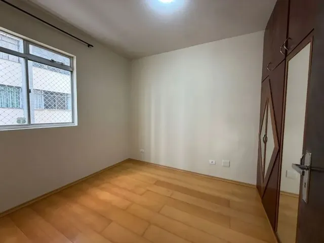 Apartamento 1 quarto e 1 banheiro, para alugar, no bairro Centro em Curitiba