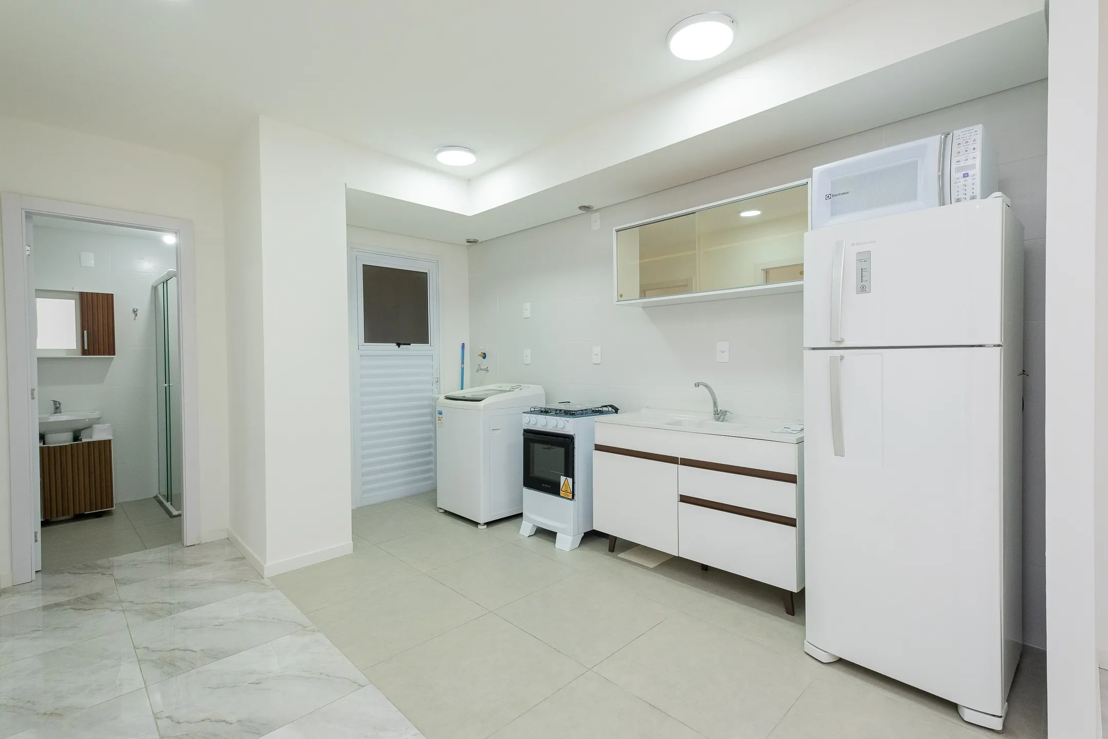 Apartamento semi mobiliado com dois quartos para locação, Fragata, Pelotas, RS