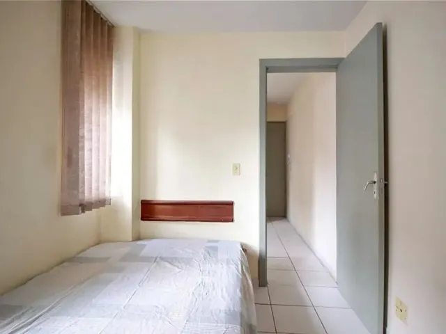 Apartamento 1 quarto e 1 banheiro, para alugar, no bairro Champagnat em Curitiba