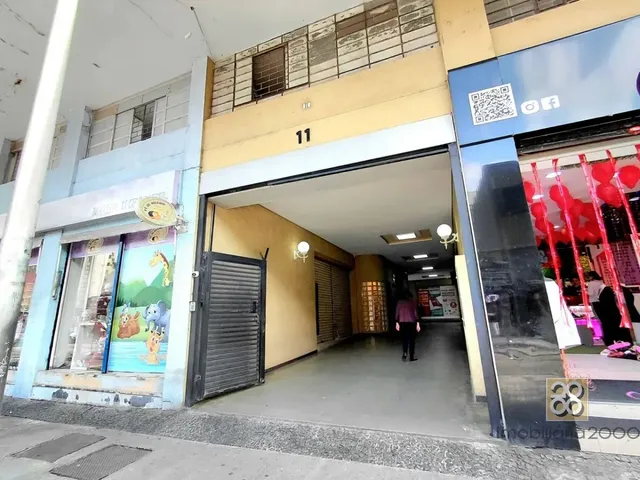 Apartamento 3 quartos e 1 banheiro, para alugar, no bairro Centro em Curitiba