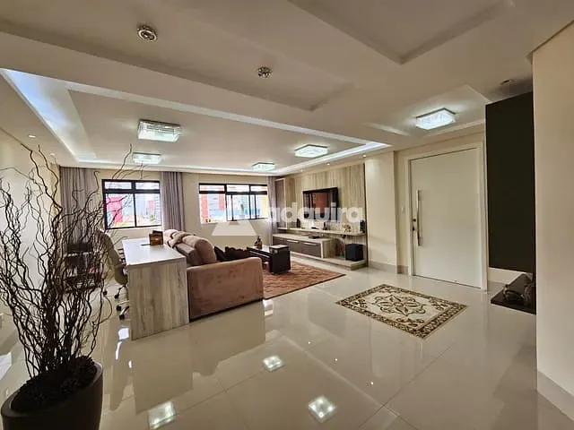 Apartamento com 256m² 3 quartos e 4 banheiros, à venda, no bairro Centro em Ponta Grossa