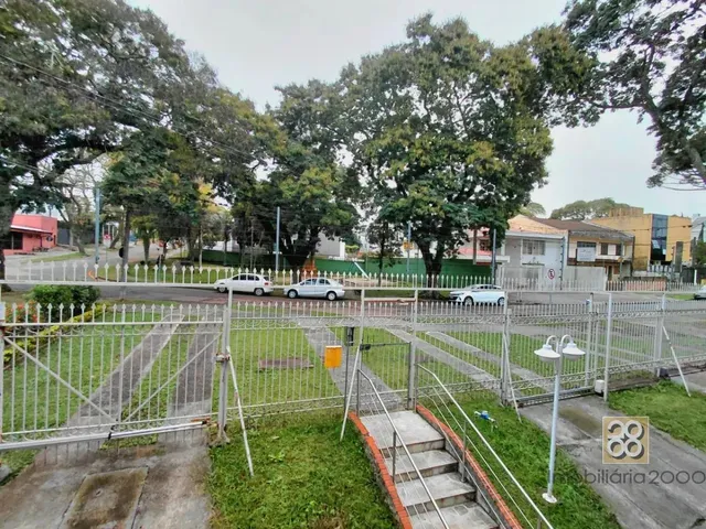 Apartamento 2 quartos e 1 banheiro, para alugar, no bairro São Francisco em Curitiba