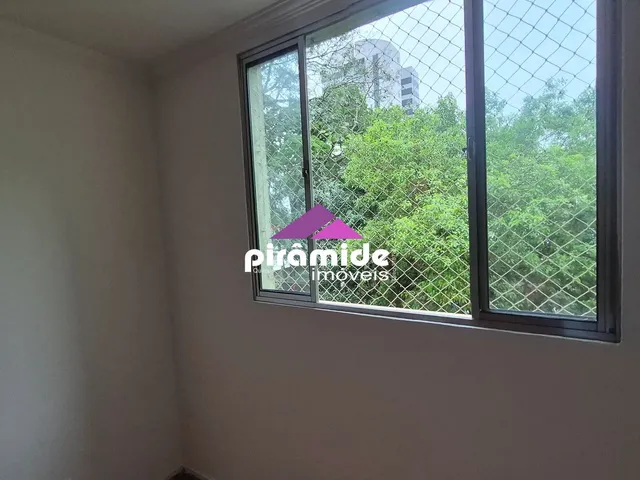 Apartamento com 85m² 4 quartos e 1 banheiro, para alugar, no bairro Vila Tatetuba em Rua Abília Machado