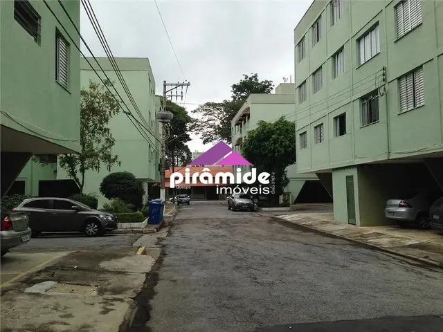 Apartamento com 85m² 4 quartos e 1 banheiro, para alugar, no bairro Vila Tatetuba em Rua Abília Machado