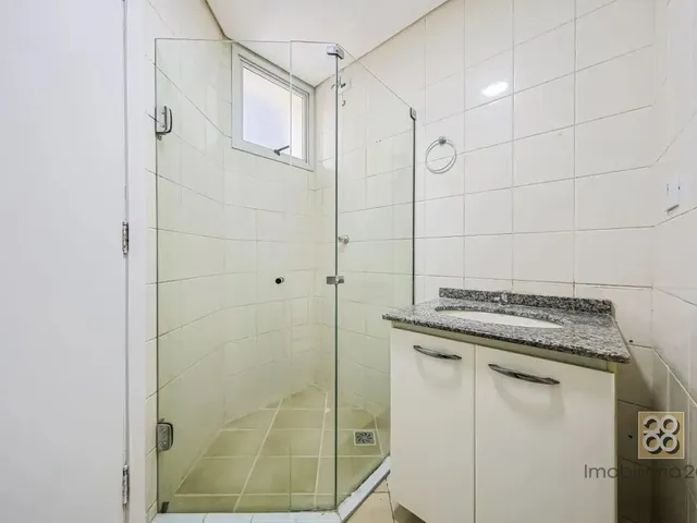 Apartamento 2 quartos e 1 banheiro, para alugar, no bairro Bigorrilho em Curitiba