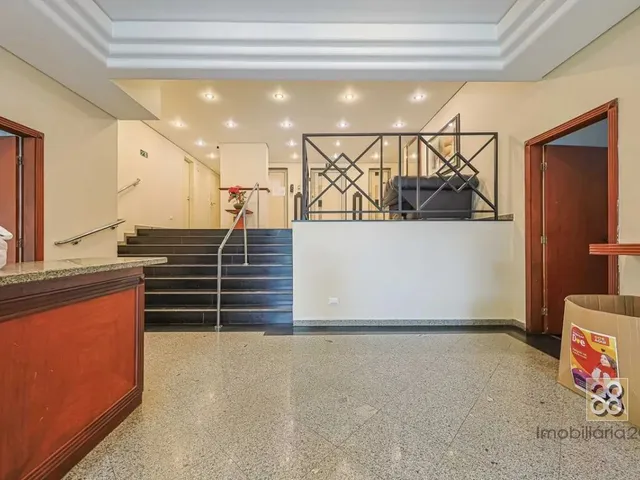 Apartamento 2 quartos e 1 banheiro, para alugar, no bairro Bigorrilho em Curitiba