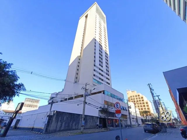 Apartamento 1 quarto e 1 banheiro, para alugar, no bairro Centro em Curitiba