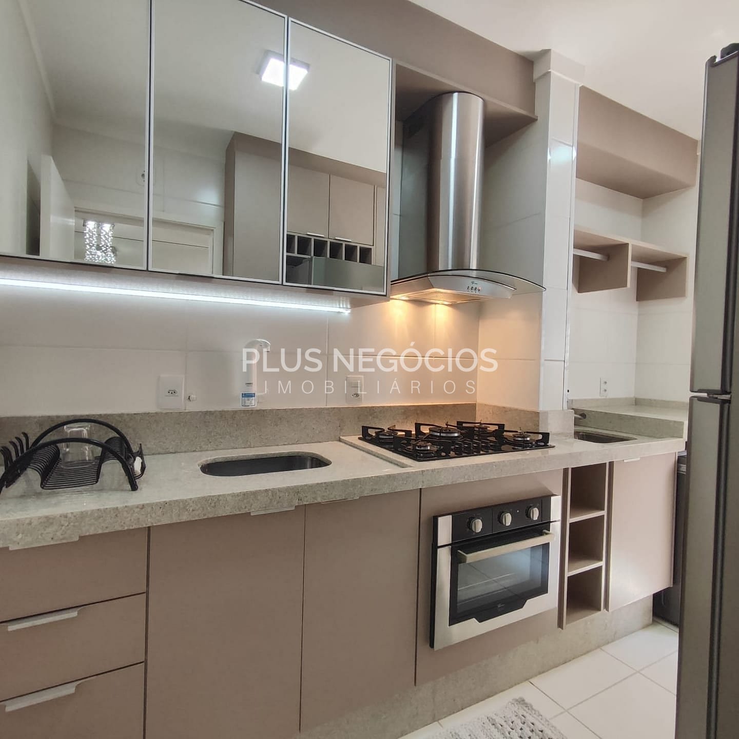 Apartamento à venda com 2 quartos, 48m² - Foto 3