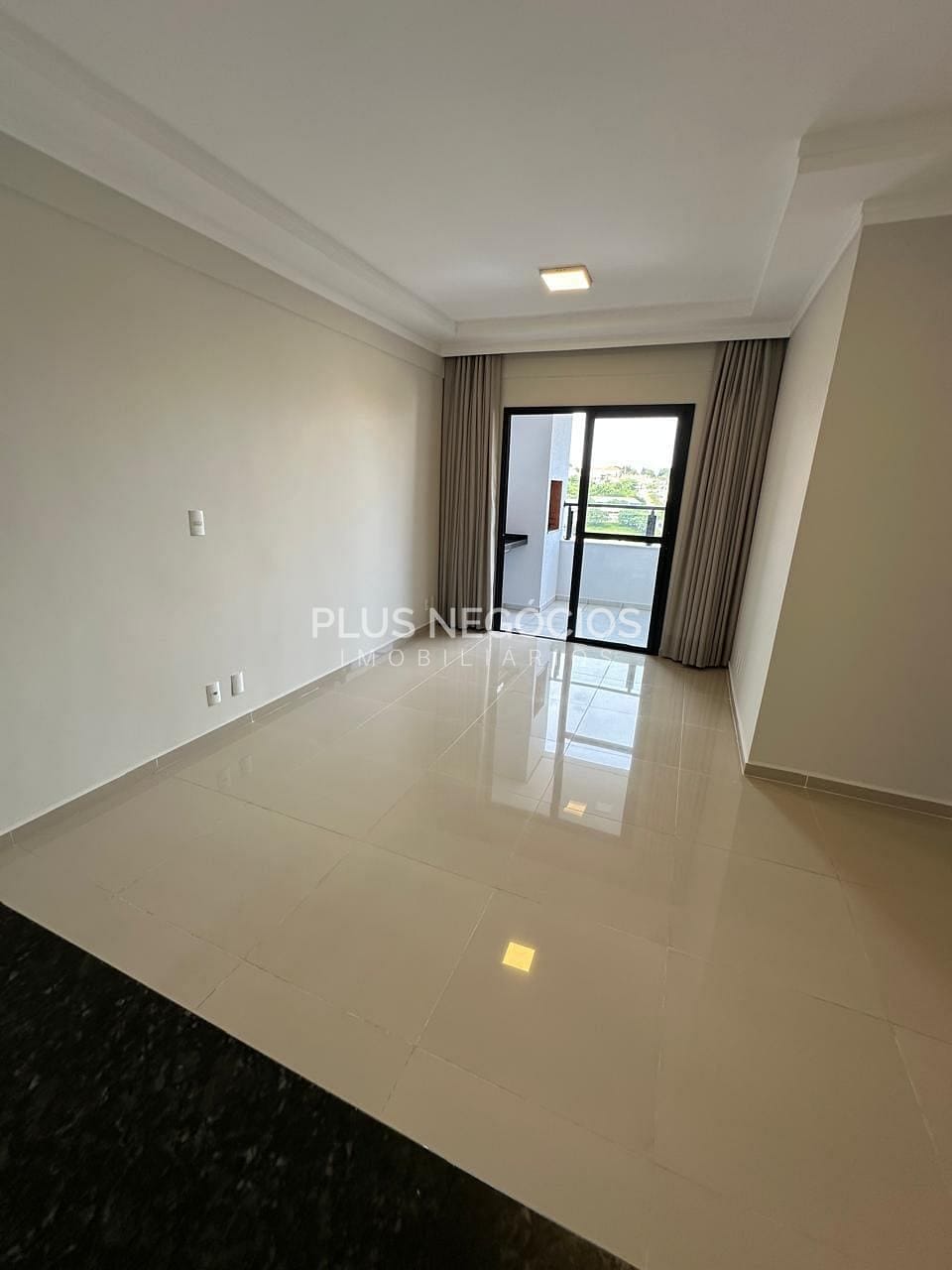 Apartamento à venda com 2 quartos, 73m² - Foto 1