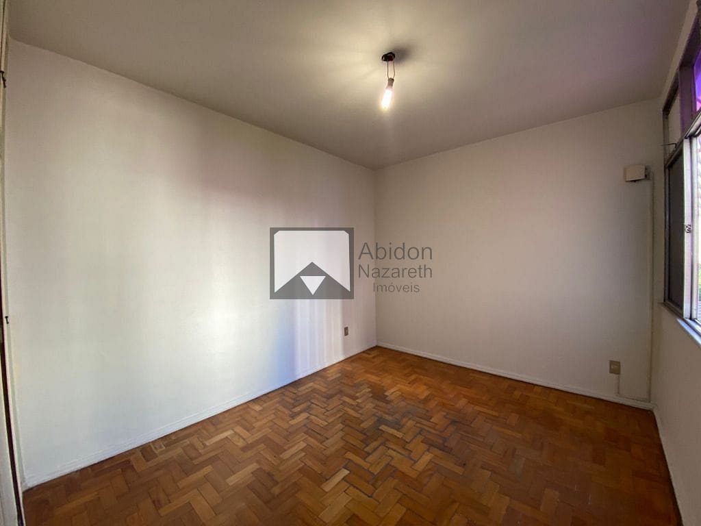 Apartamento à venda com 3 quartos, 95m² - Foto 11