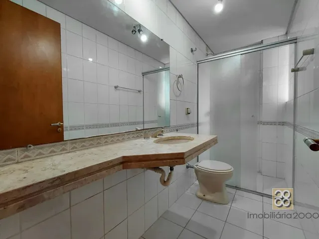 Apartamento 1 quarto e 1 banheiro, para alugar, no bairro Centro em Curitiba