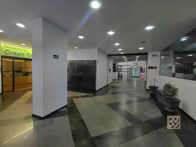 Apartamento 1 quarto e 1 banheiro, para alugar, no bairro Centro em Curitiba