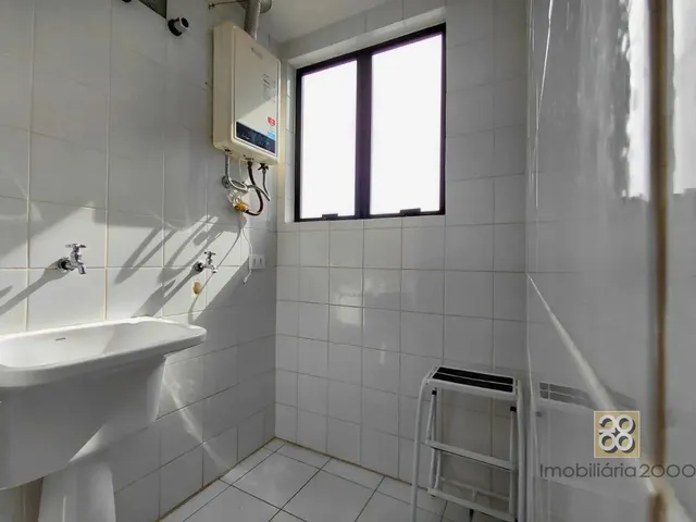 Apartamento 1 quarto e 1 banheiro, para alugar, no bairro Centro em Curitiba