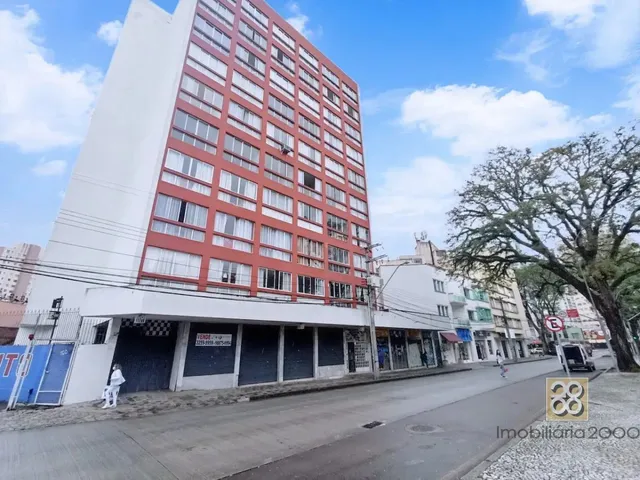 Apartamento 1 quarto e 1 banheiro, para alugar, no bairro Centro em Curitiba