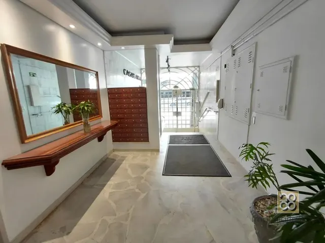 Apartamento 1 quarto e 1 banheiro, para alugar, no bairro Centro em Curitiba