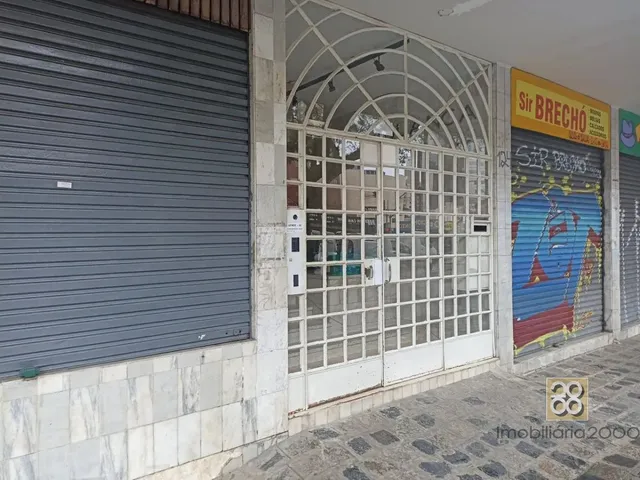 Apartamento 1 quarto e 1 banheiro, para alugar, no bairro Centro em Curitiba