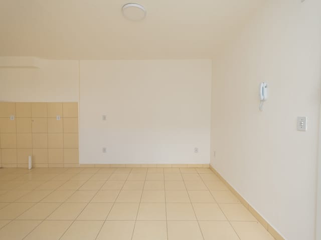 Apartamento 2 quartos e 1 banheiro, para alugar, no bairro Areal em Pelotas