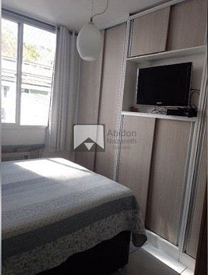Apartamento à venda com 2 quartos, 66m² - Foto 8