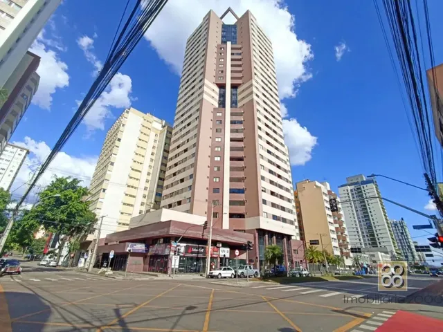 Apartamento 2 quartos e 2 banheiros, para alugar, no bairro Centro em Curitiba