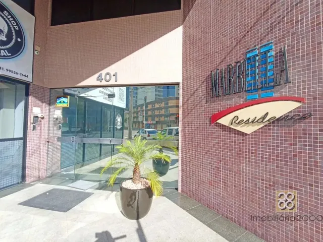 Apartamento 2 quartos e 2 banheiros, para alugar, no bairro Centro em Curitiba