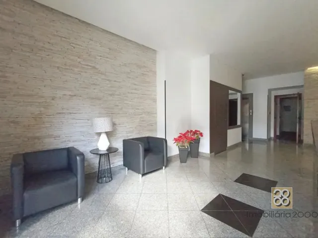 Apartamento 2 quartos e 2 banheiros, para alugar, no bairro Centro em Curitiba