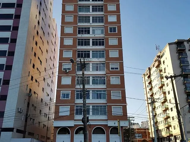 Apartamento 2 quartos e 2 banheiros, à venda, no bairro Guilhermina em Praia Grande