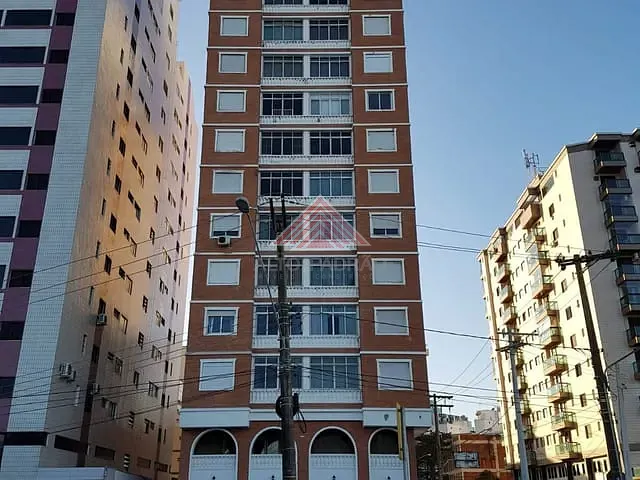 Apartamento 2 quartos e 2 banheiros, à venda, no bairro Guilhermina em Praia Grande