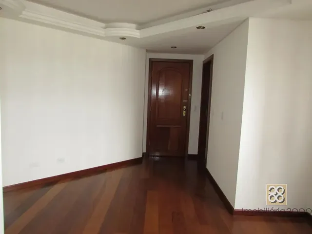 Apartamento 2 quartos e 1 banheiro, para alugar, no bairro Bigorrilho em Curitiba