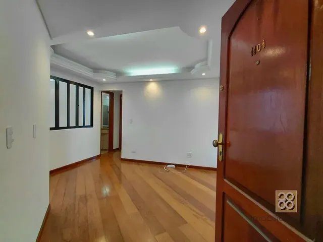 Apartamento 2 quartos e 1 banheiro, para alugar, no bairro Bigorrilho em Curitiba