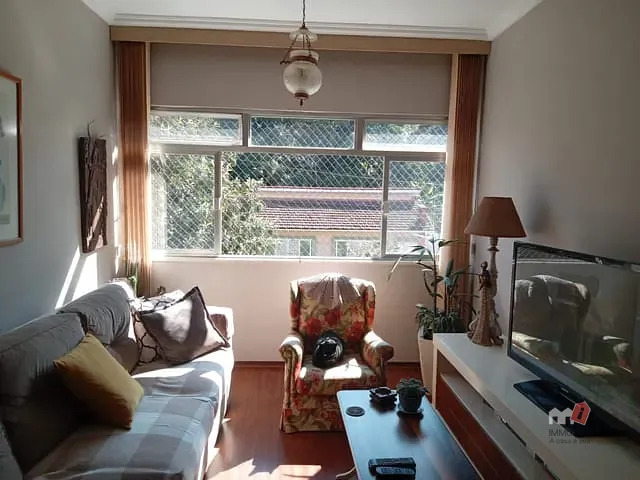 Apartamento 1 quarto e 1 banheiro, à venda, no bairro Bingen em Petrópolis