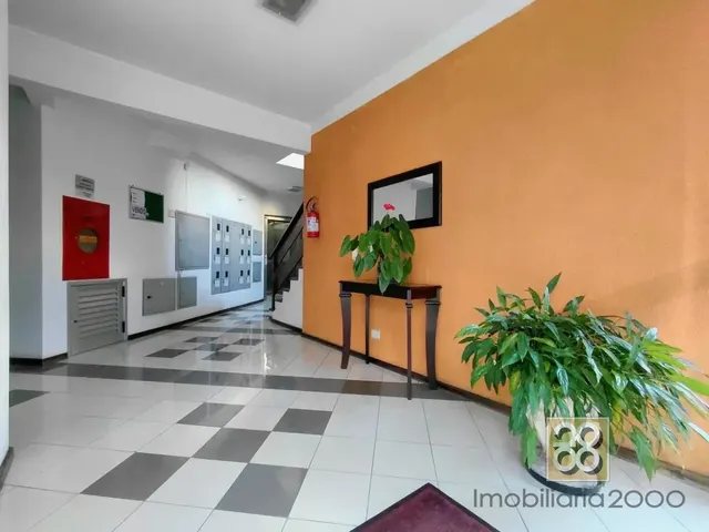 Apartamento 1 quarto e 1 banheiro, para alugar, no bairro Juvevê em Curitiba