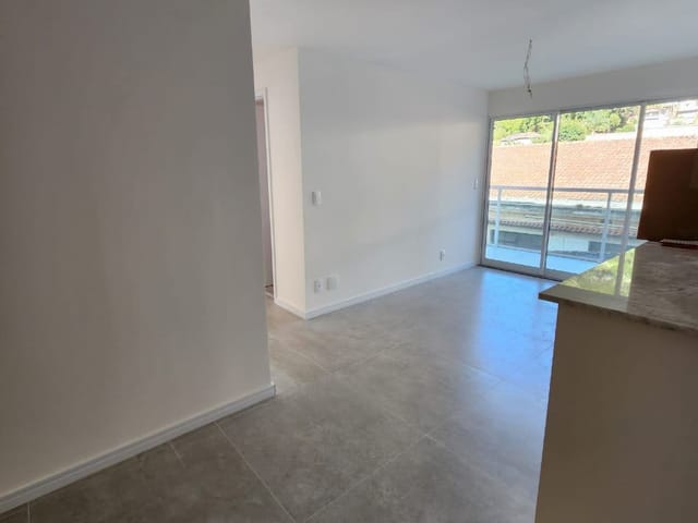 Apartamento 2 quartos e 1 banheiro, à venda, no bairro Retiro em Petrópolis