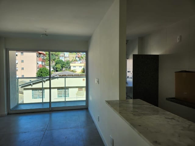 Apartamento 2 quartos e 1 banheiro, à venda, no bairro Retiro em Petrópolis